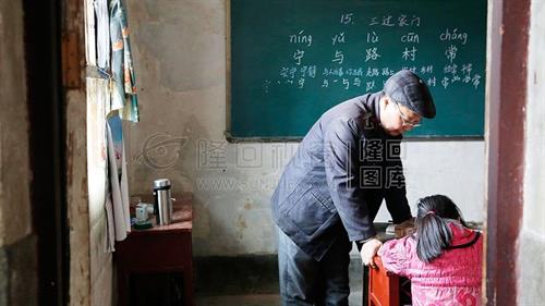 一人一校一学生，访隆回六都寨镇荆溪小学！