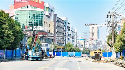 视频：封闭中的隆回桃洪中路，禁止车辆通行，8月16日！