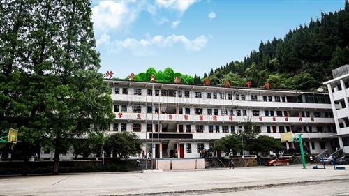 隆回荷田中学，中国楹联教育基地