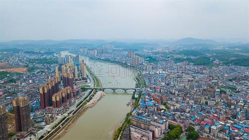 隆回沿河风光带，四月的县城春意盈盈！