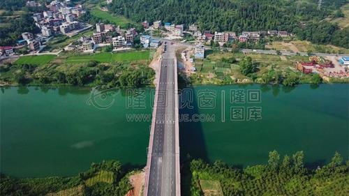 通车中的隆回白沙湾大桥，沿河两岸交通方便了！