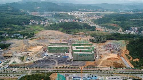 建设中的隆回魏源实验学校，总投资约5亿元