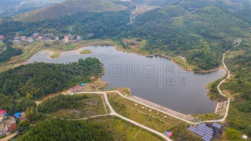 湖南山区高山水库，冬季水还不少！