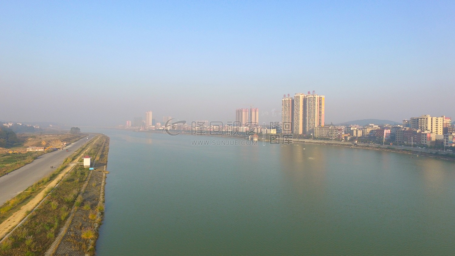 隆回县城赧水河两岸