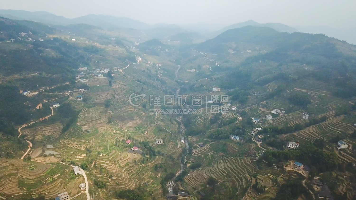 铜钱坪村