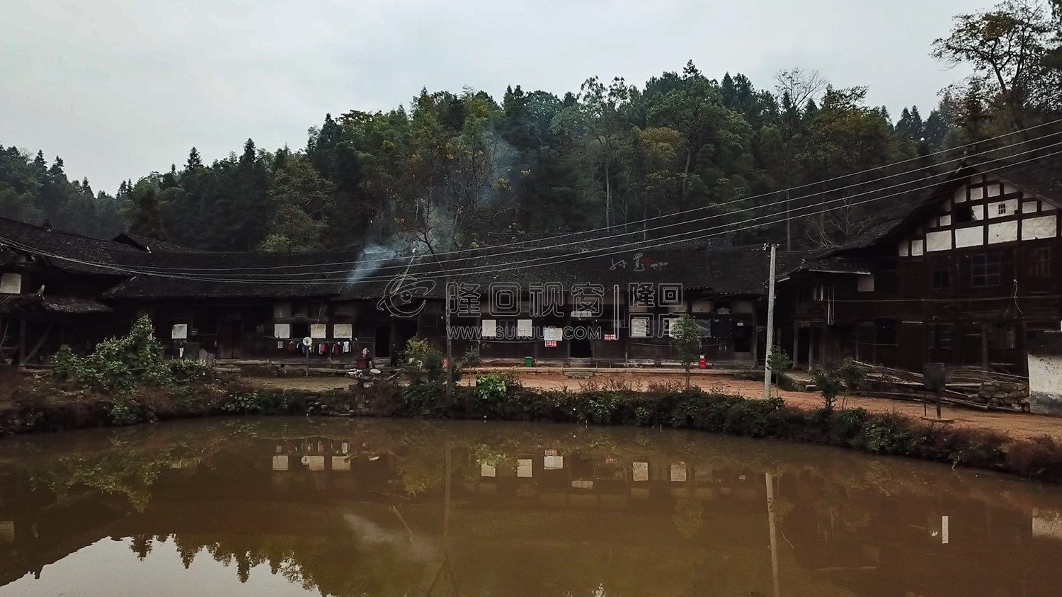 门前水塘