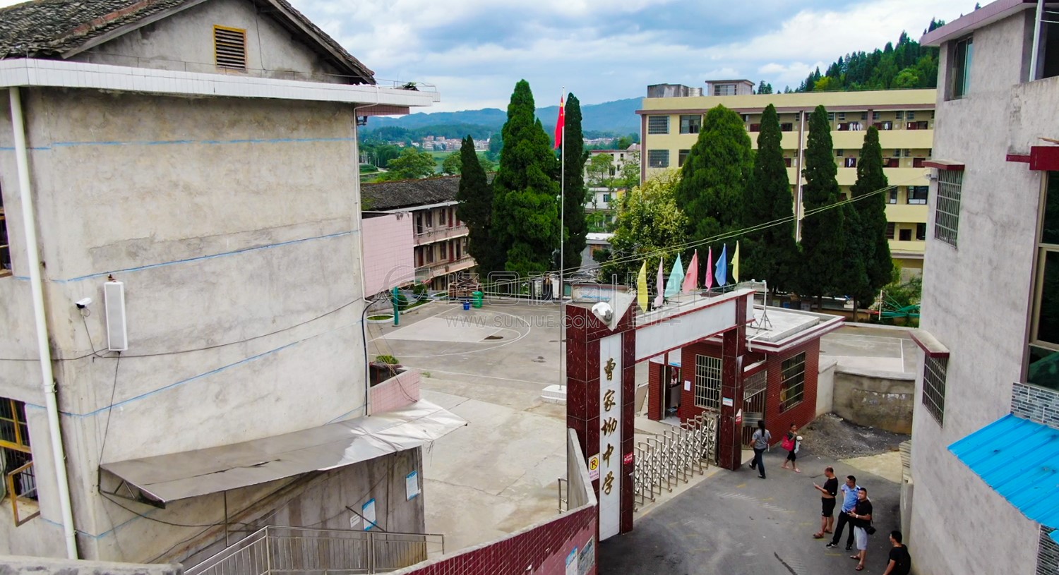 学校大门