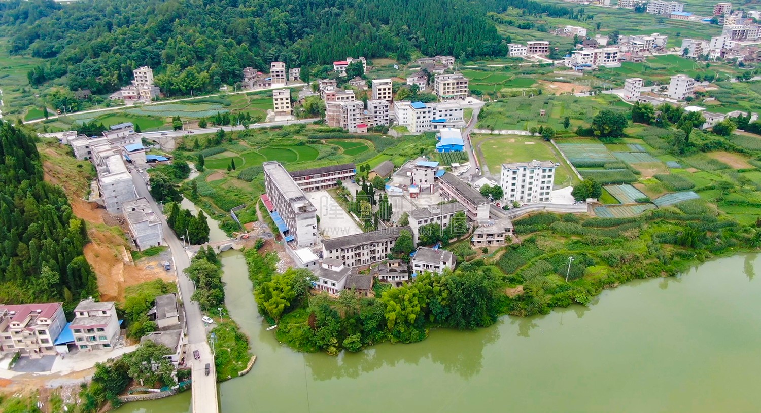曾家坳中学