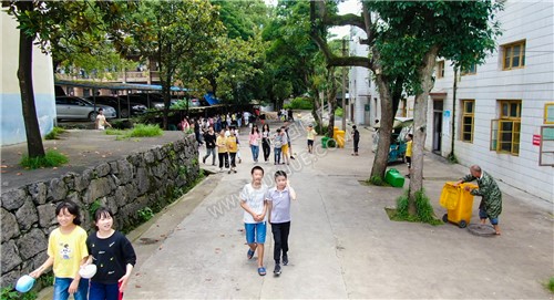 学生们