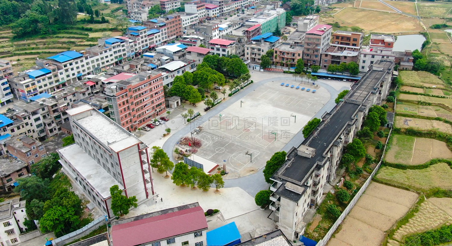 航拍学校
