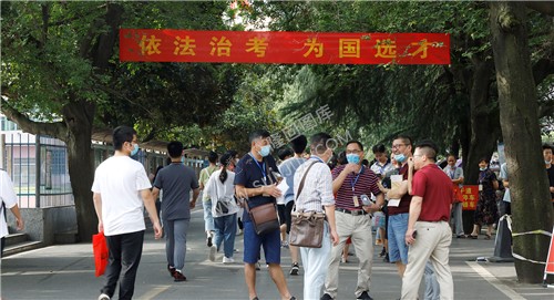 一中校园内