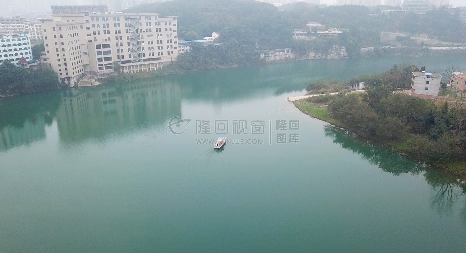 河岸两旁渡口
