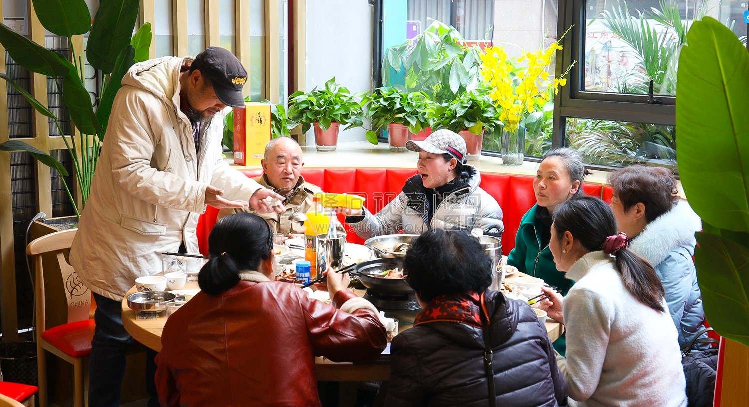 聚餐现场