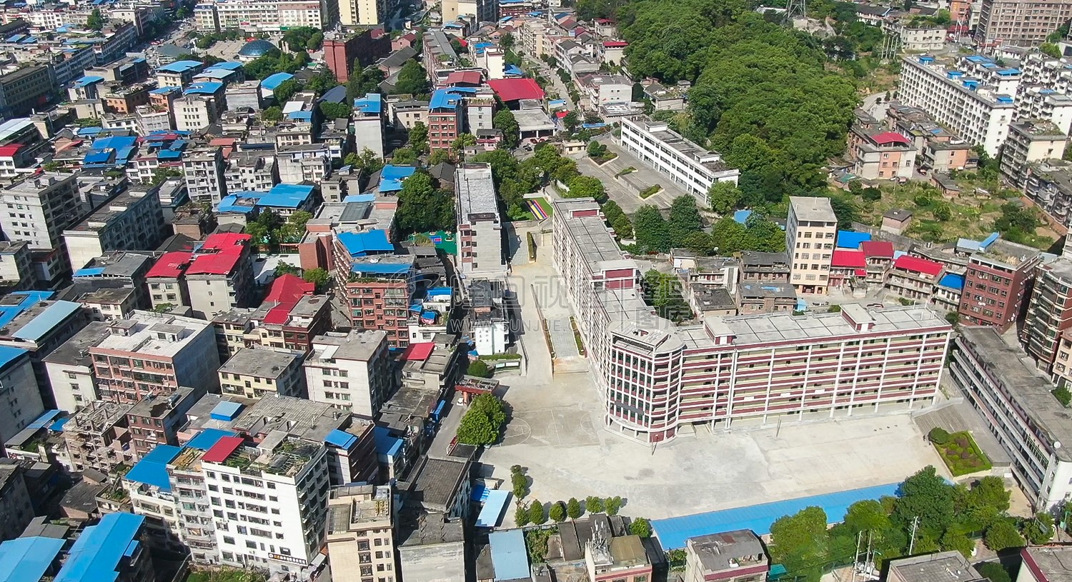 航拍学校