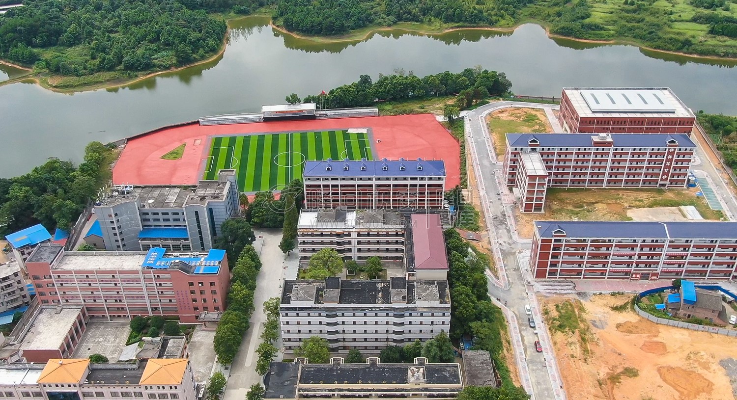 航拍学校