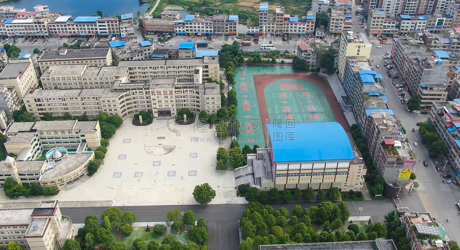航拍学校
