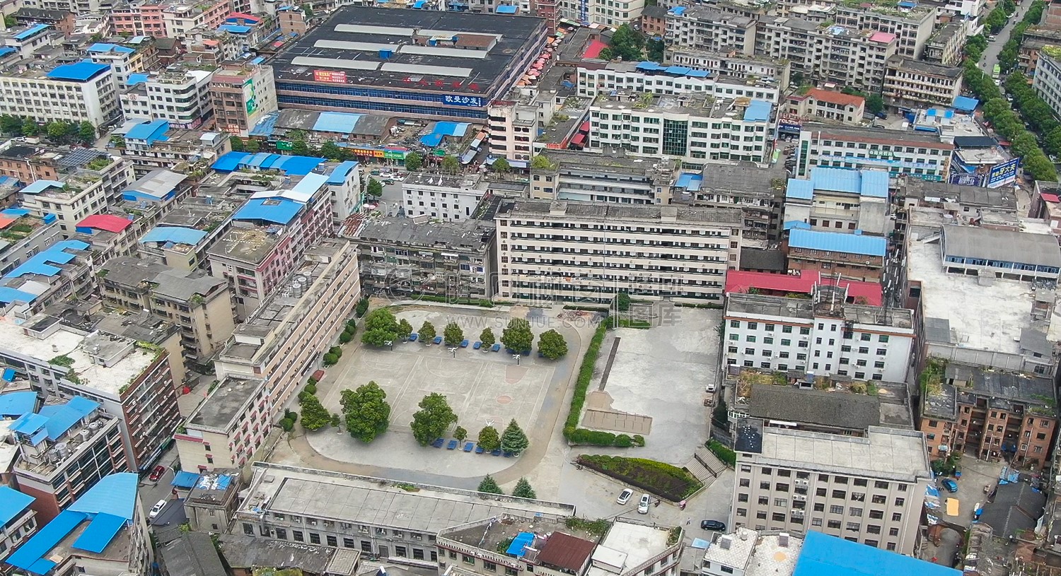 农贸市场对面方向