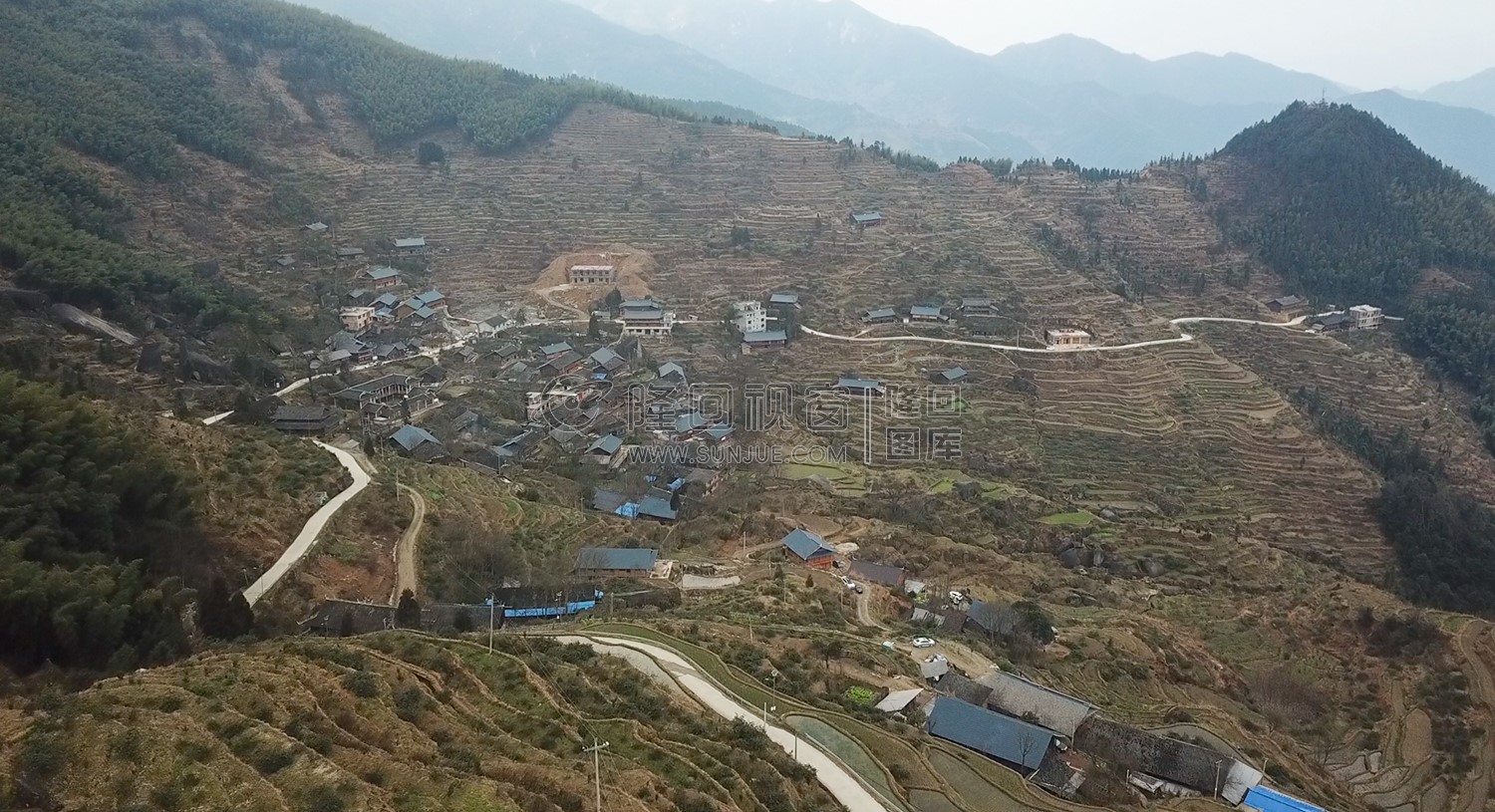 村落全景