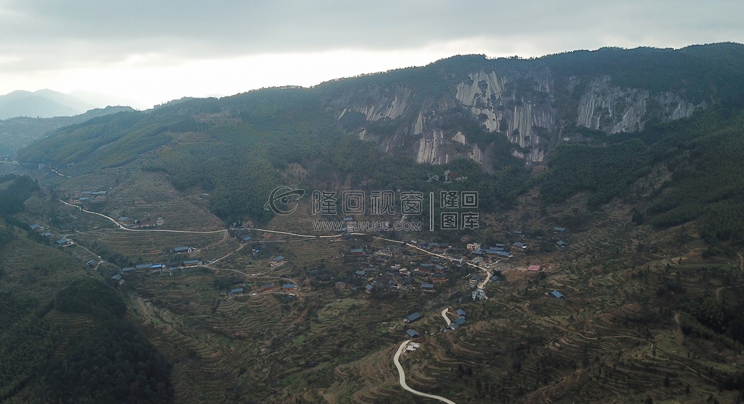 村落全景