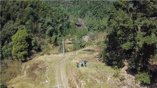 进院落前