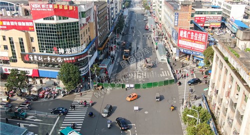 神龙宾馆路口