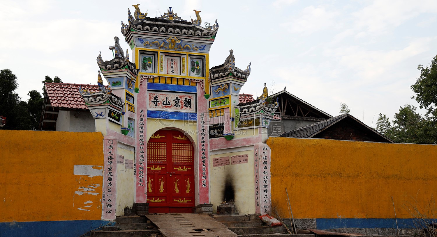 寺庙大门