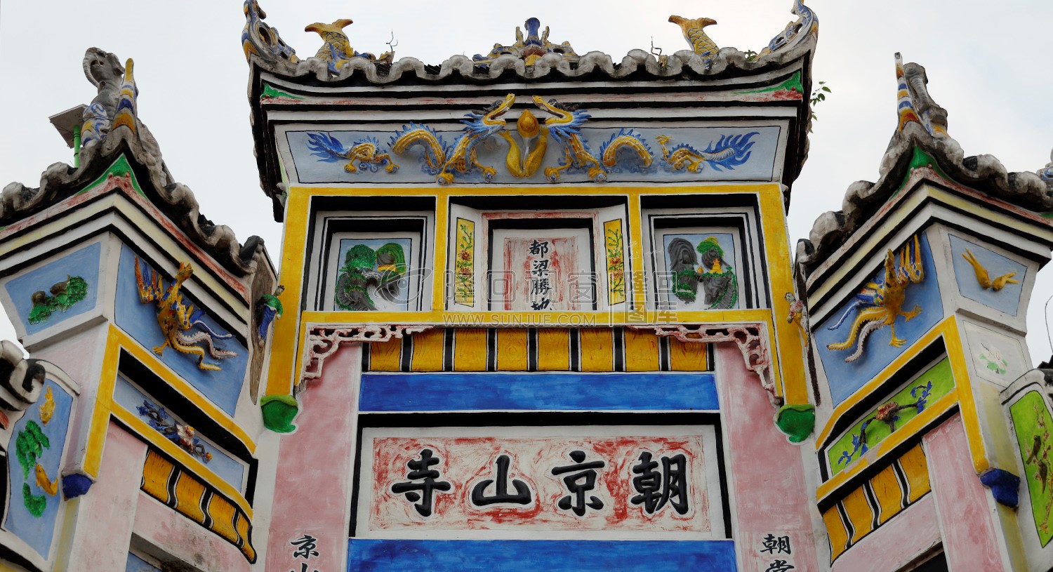 寺庙牌坊