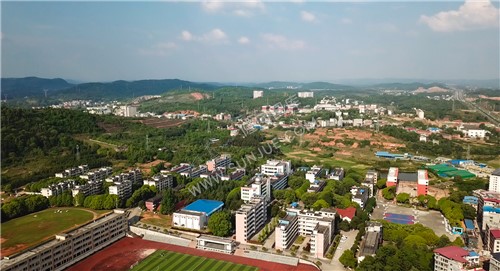 学校上空