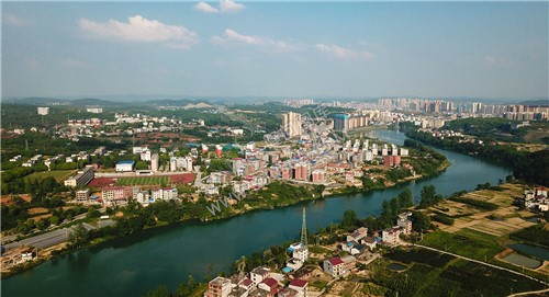 航拍学校上空