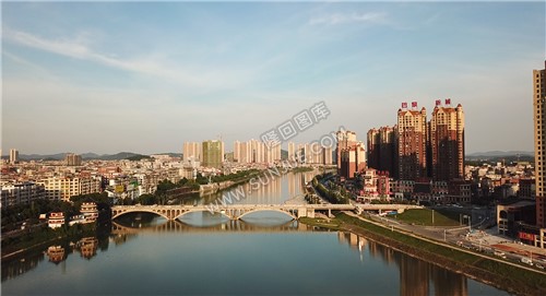 河岸风光