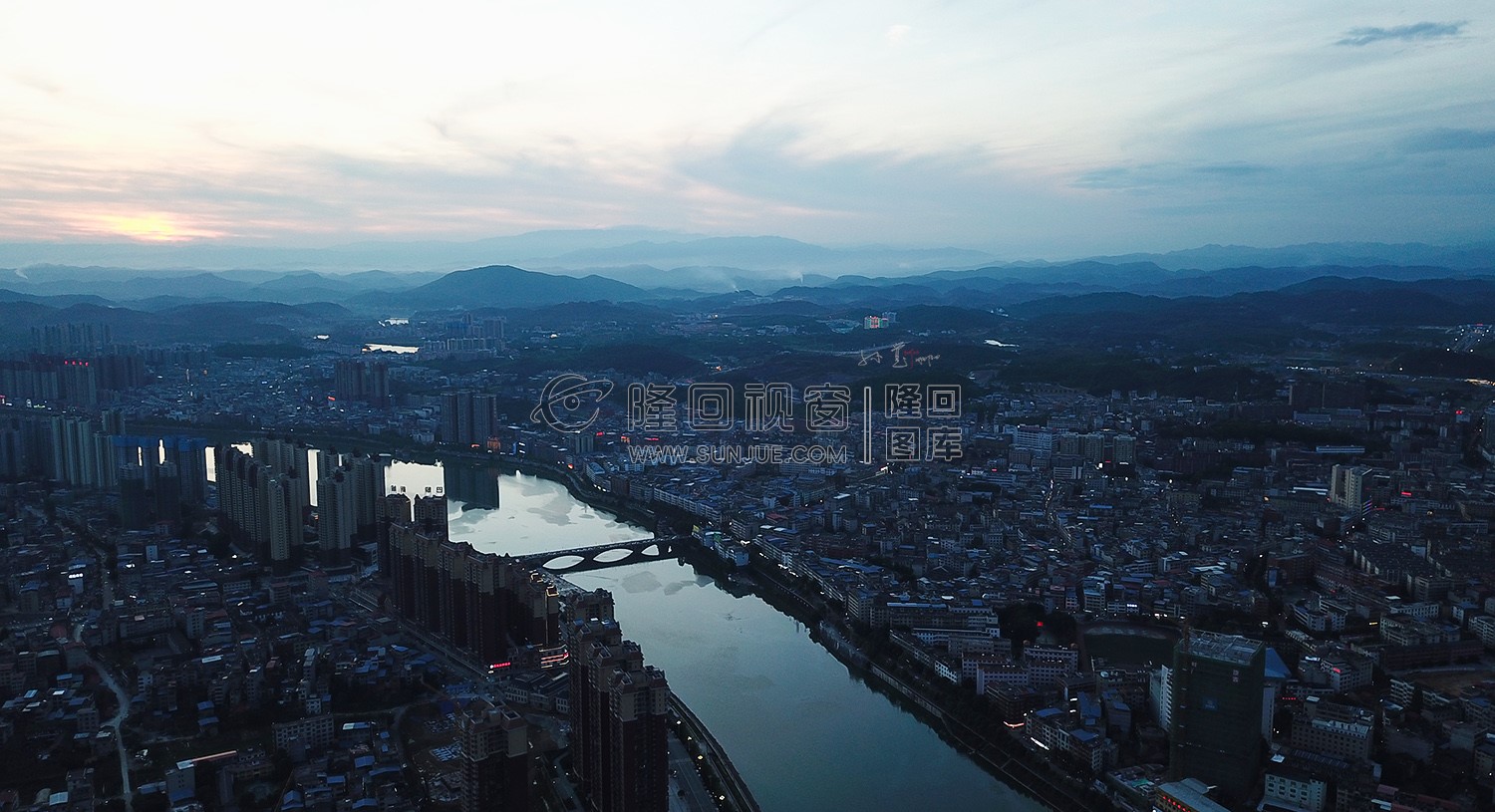 隆回县城紫霞园大桥周边风光