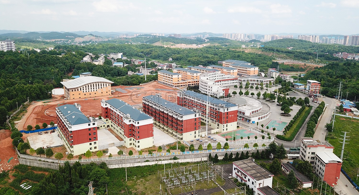 操场修建中