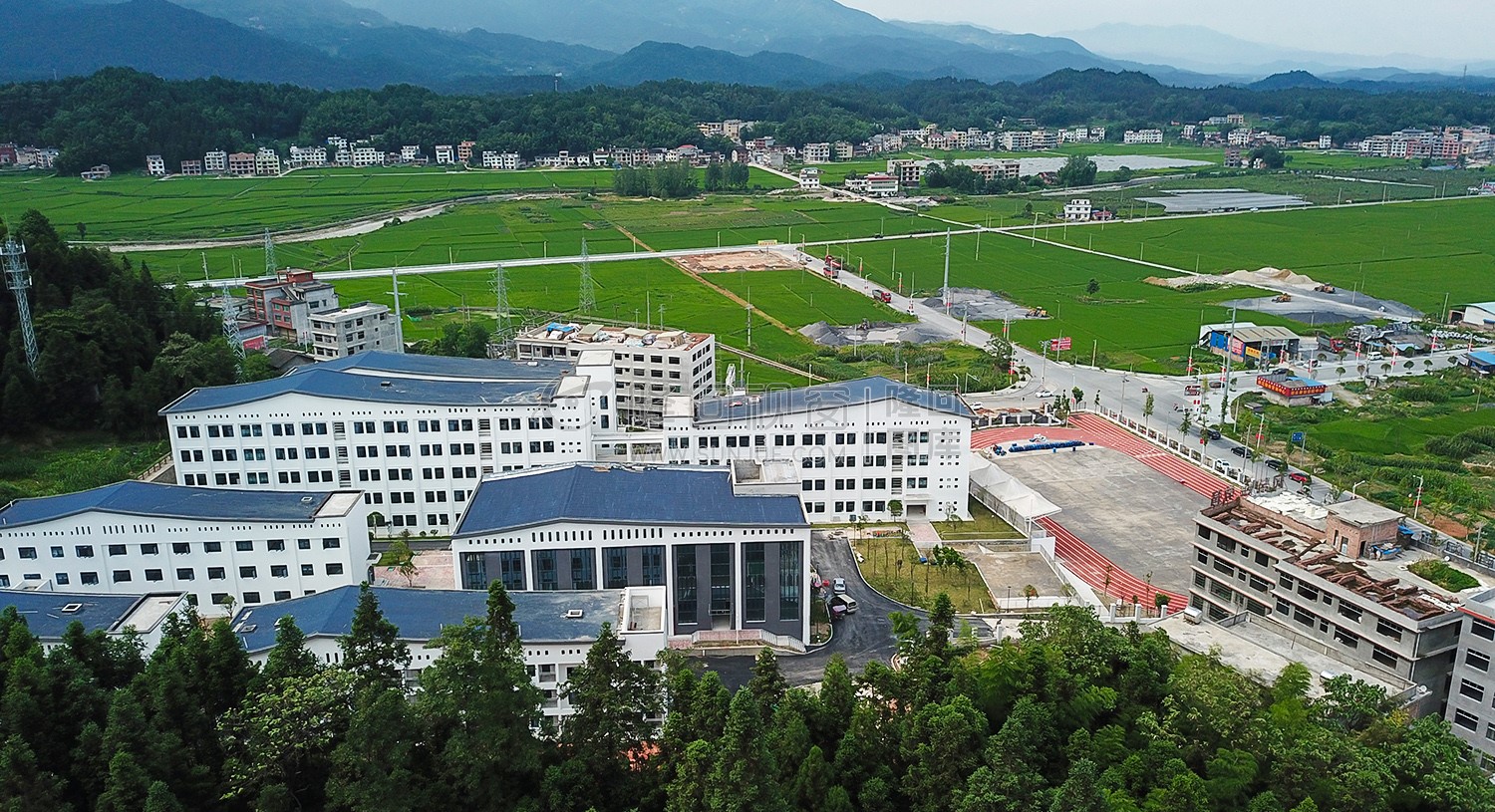 航拍学校