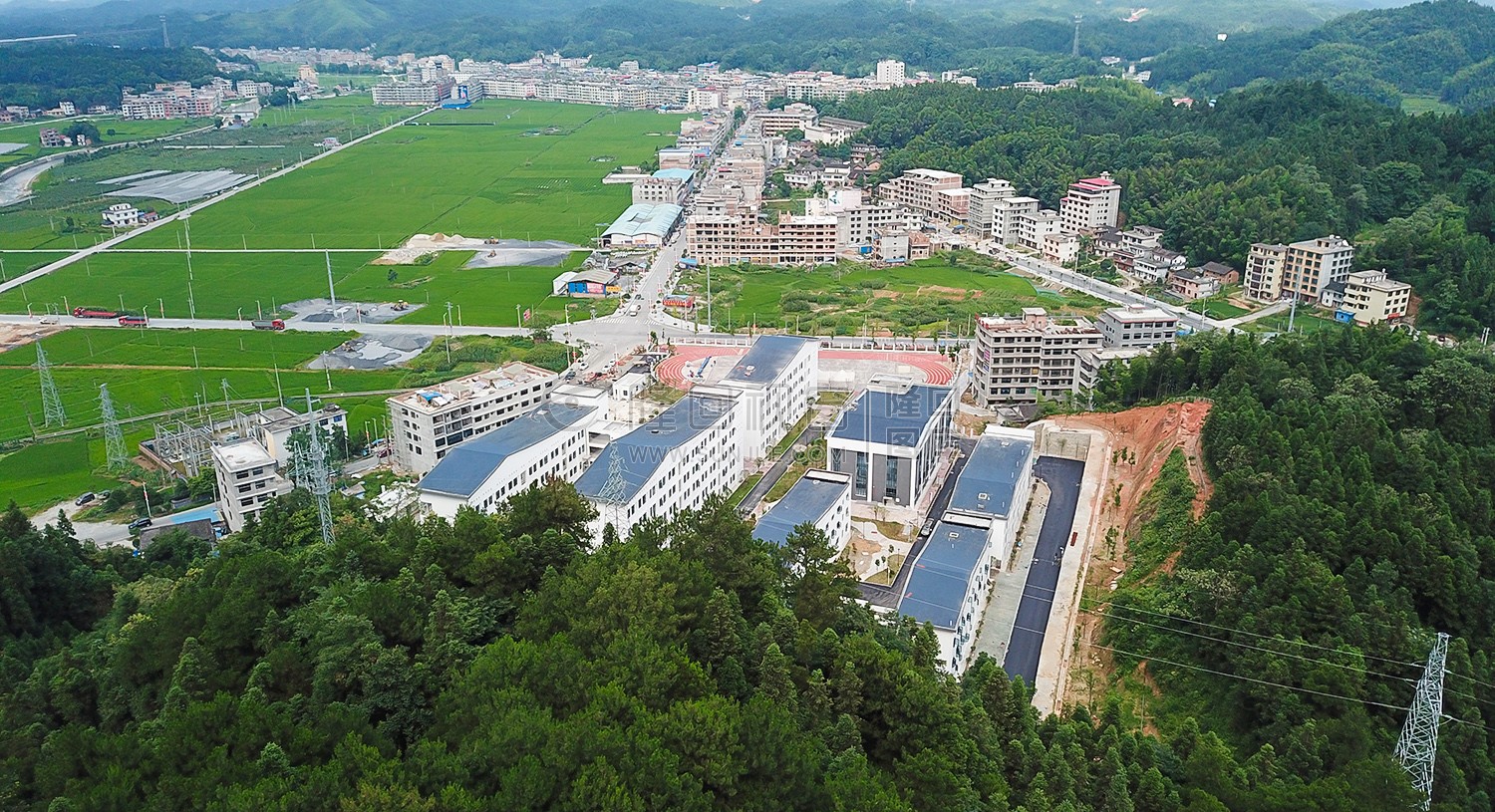镇中心方向