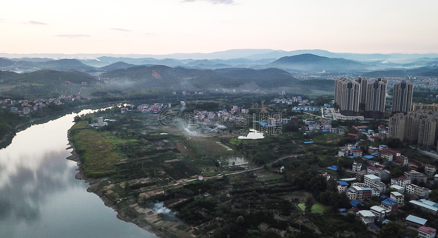 隆回二桥北岸风光