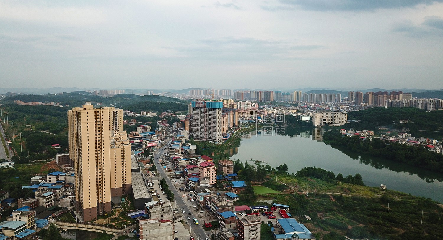 花门路口周边