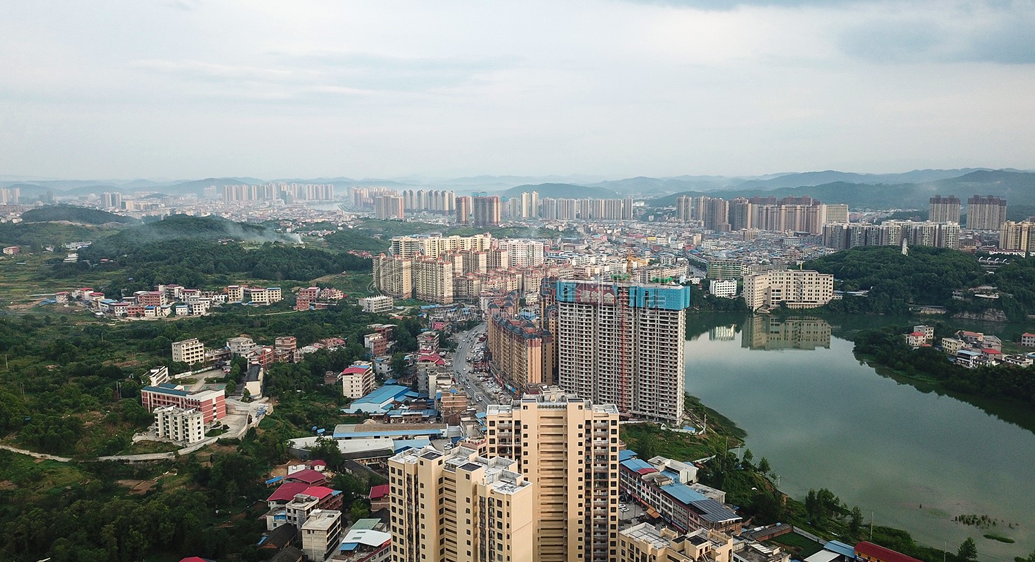 隆回县城方向