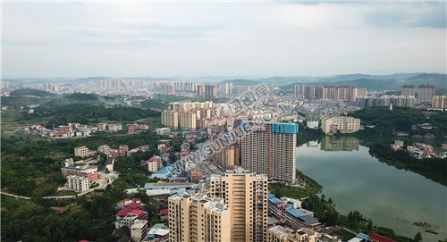 隆回县城方向