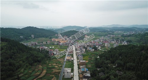 隆回县城方向