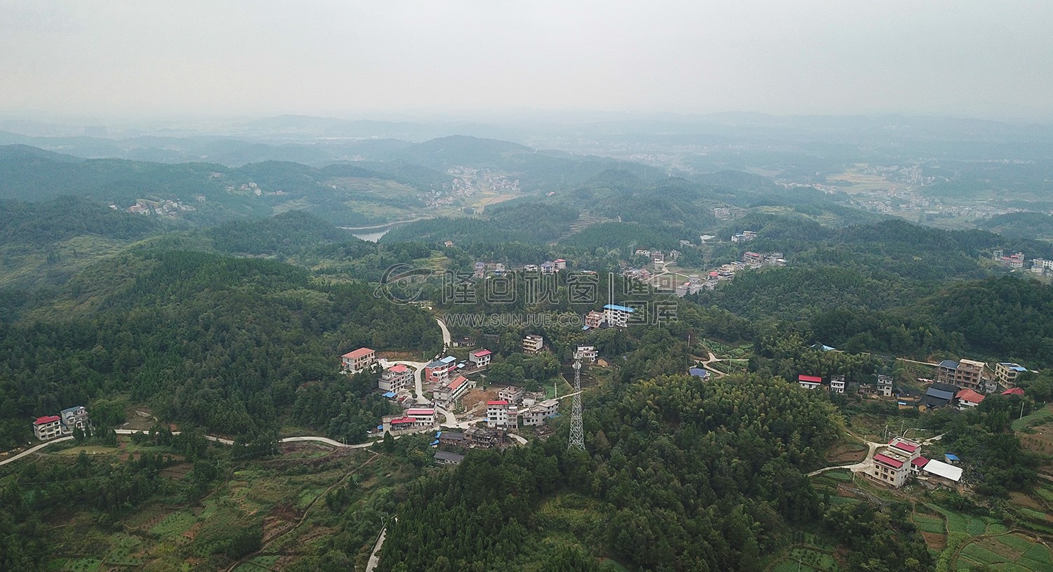 航拍山峰