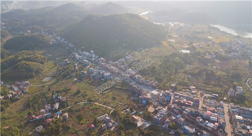 雷鸣村方向