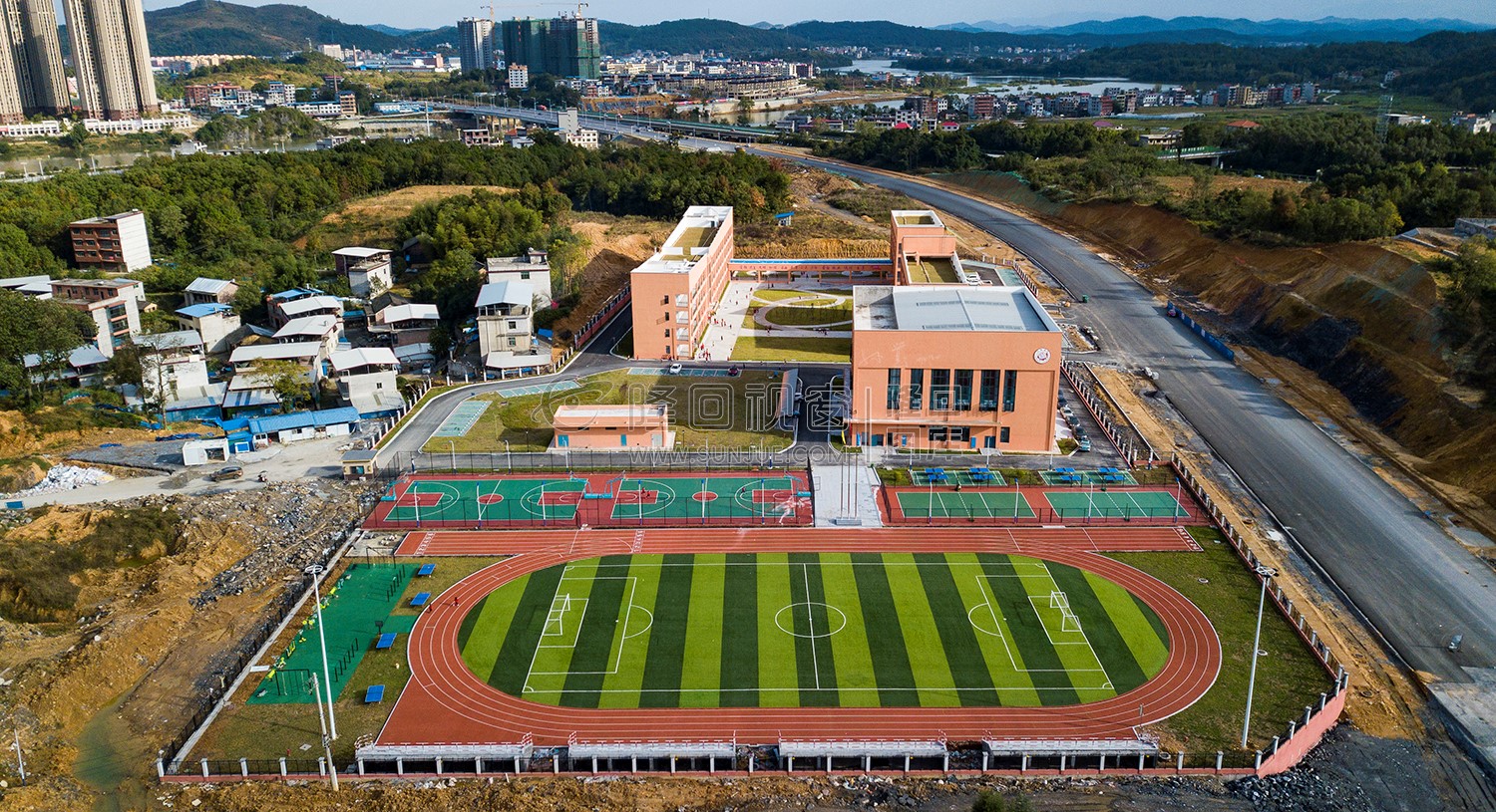 航拍芙蓉学校全景