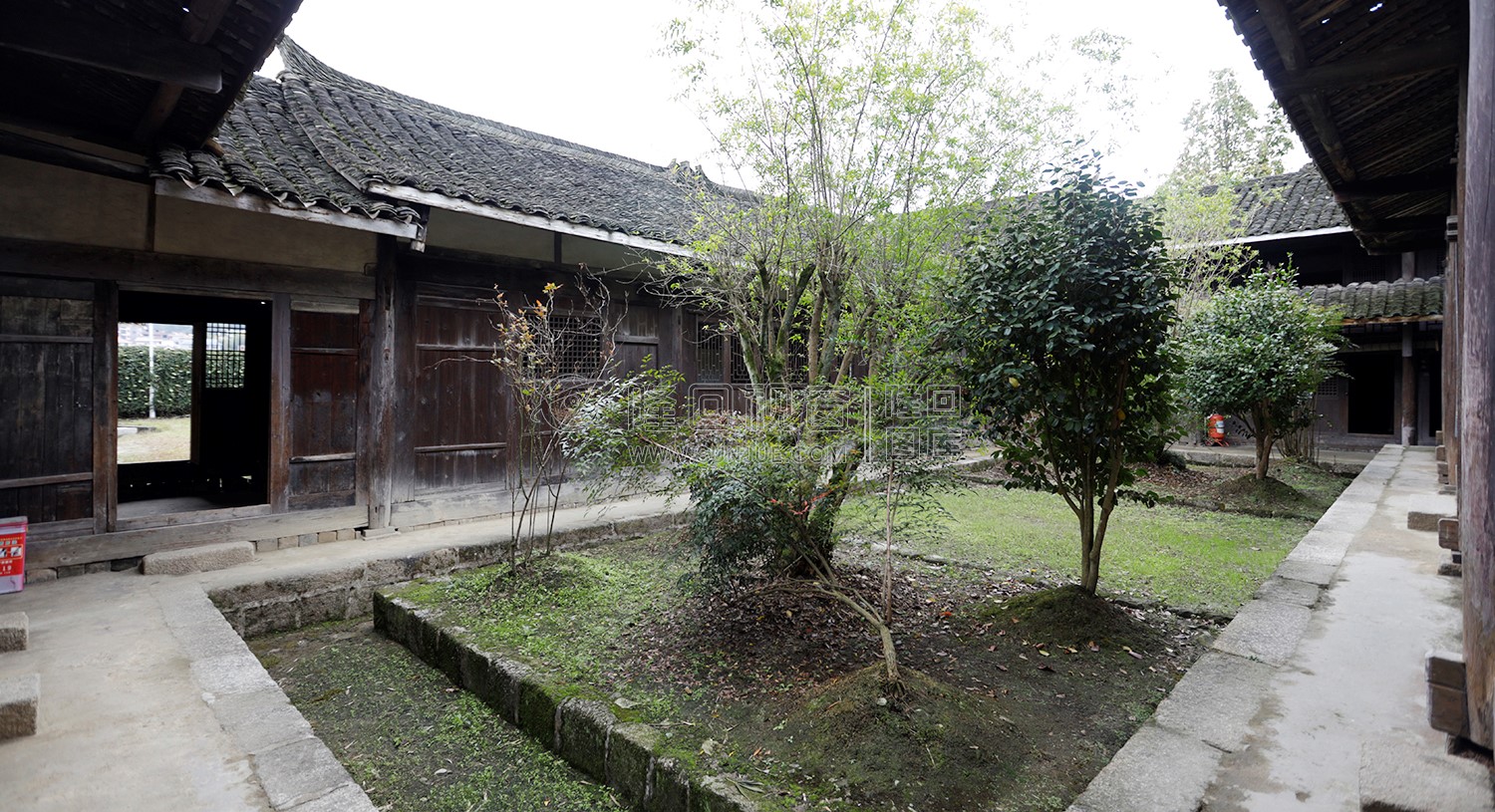 后院落