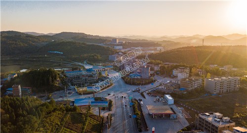 隆回高速收费站路口