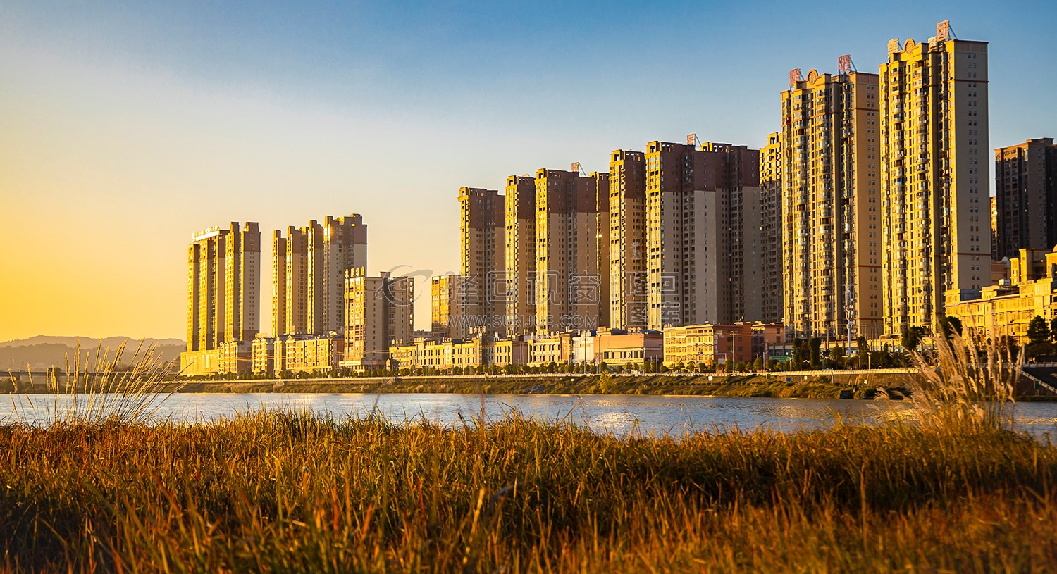 隆回河边夕阳