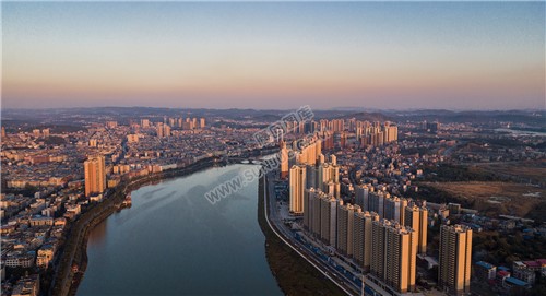 赧水两岸