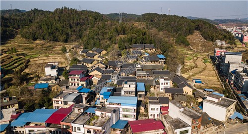 山界老屋村