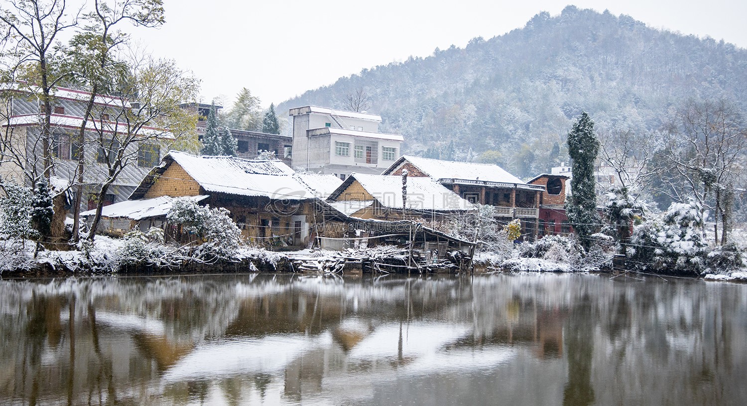乡村雪景风光
