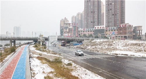 巴黎新城河边