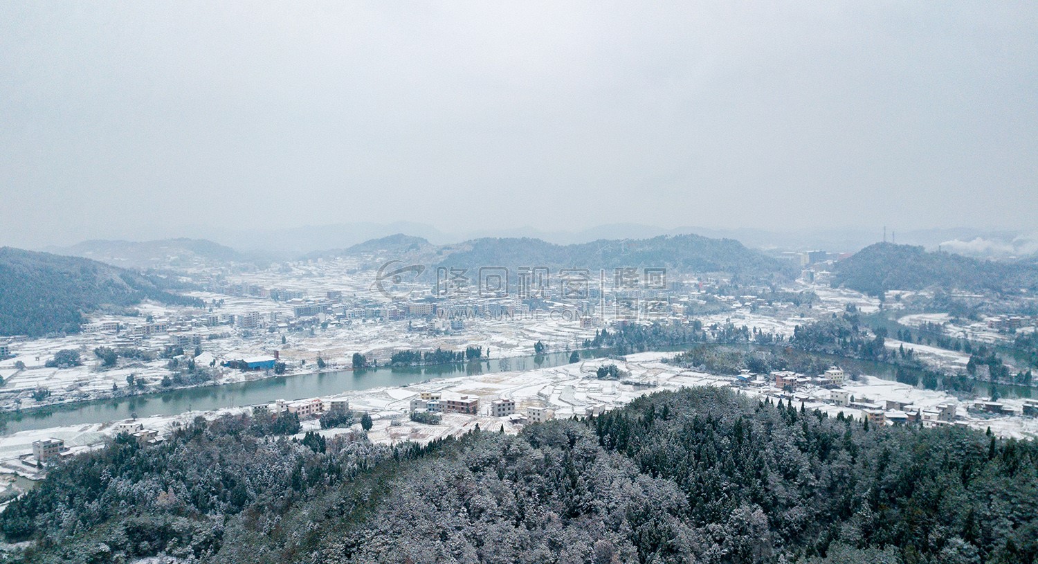 乡村雪景风光